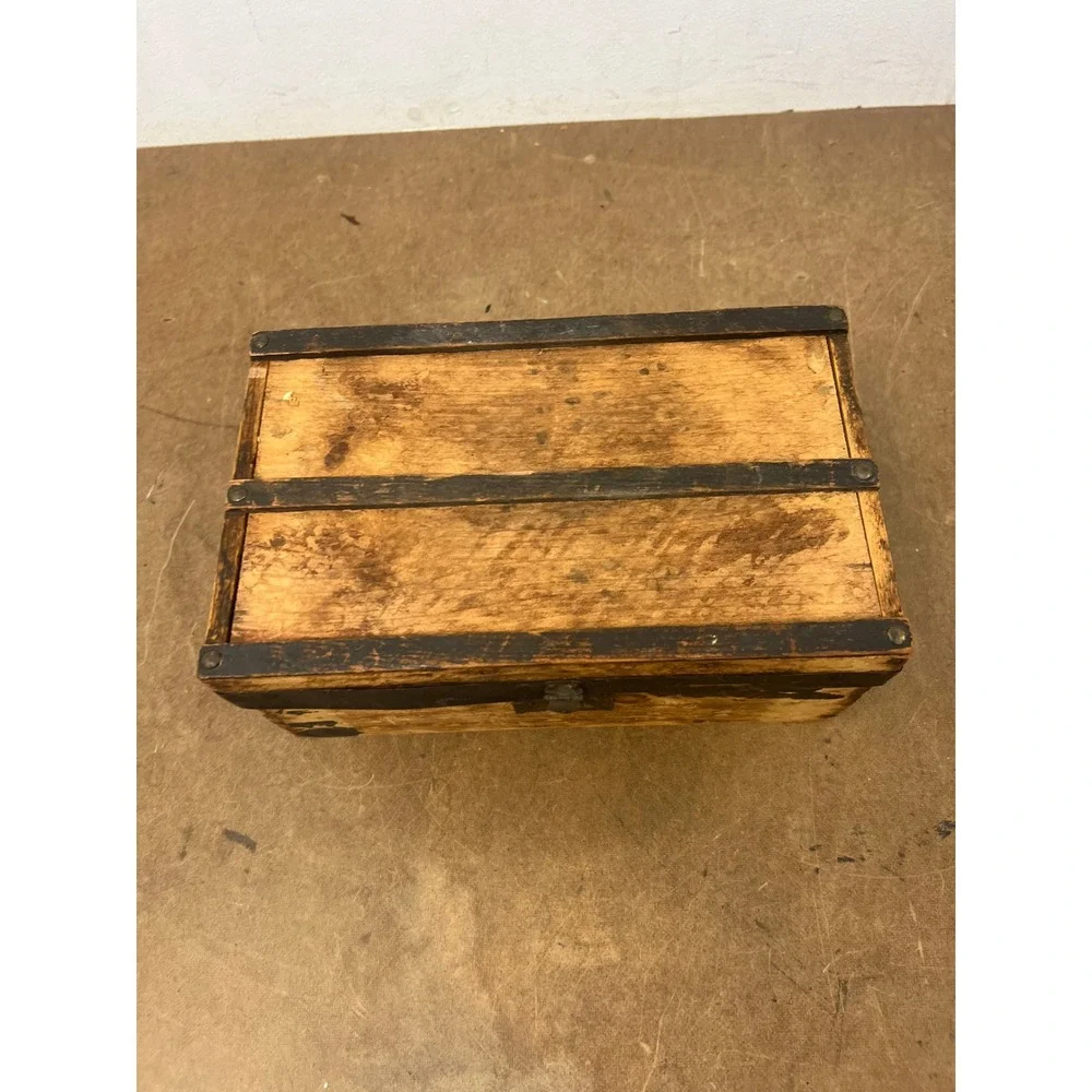 Wood Dollhouse Steamer Trunk Miniature Antique Storage Box Chest SALESMAN SAMPLE